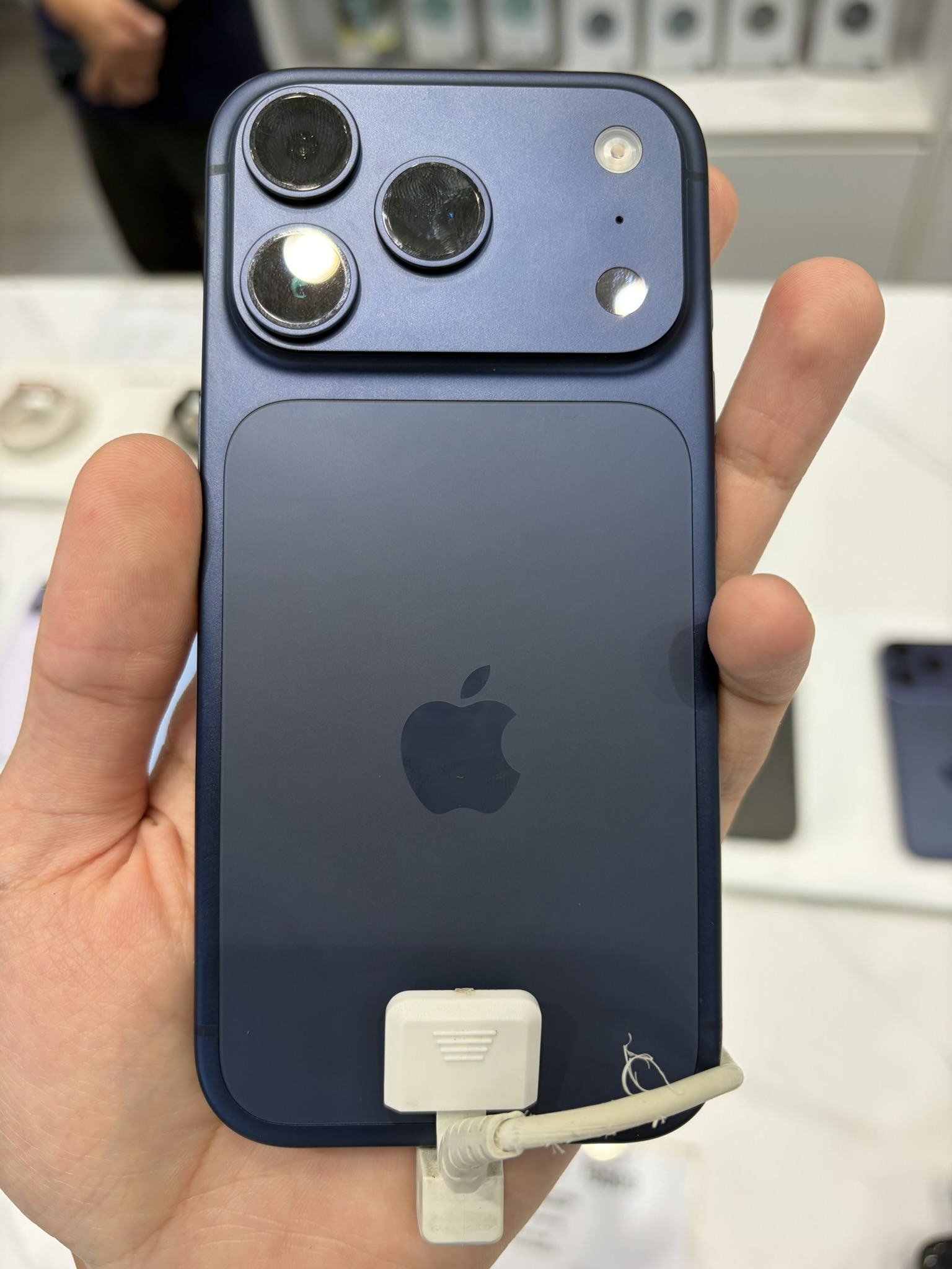 IPhone 17 Pro backside (Deep Blue) (Oct 1, 2025)